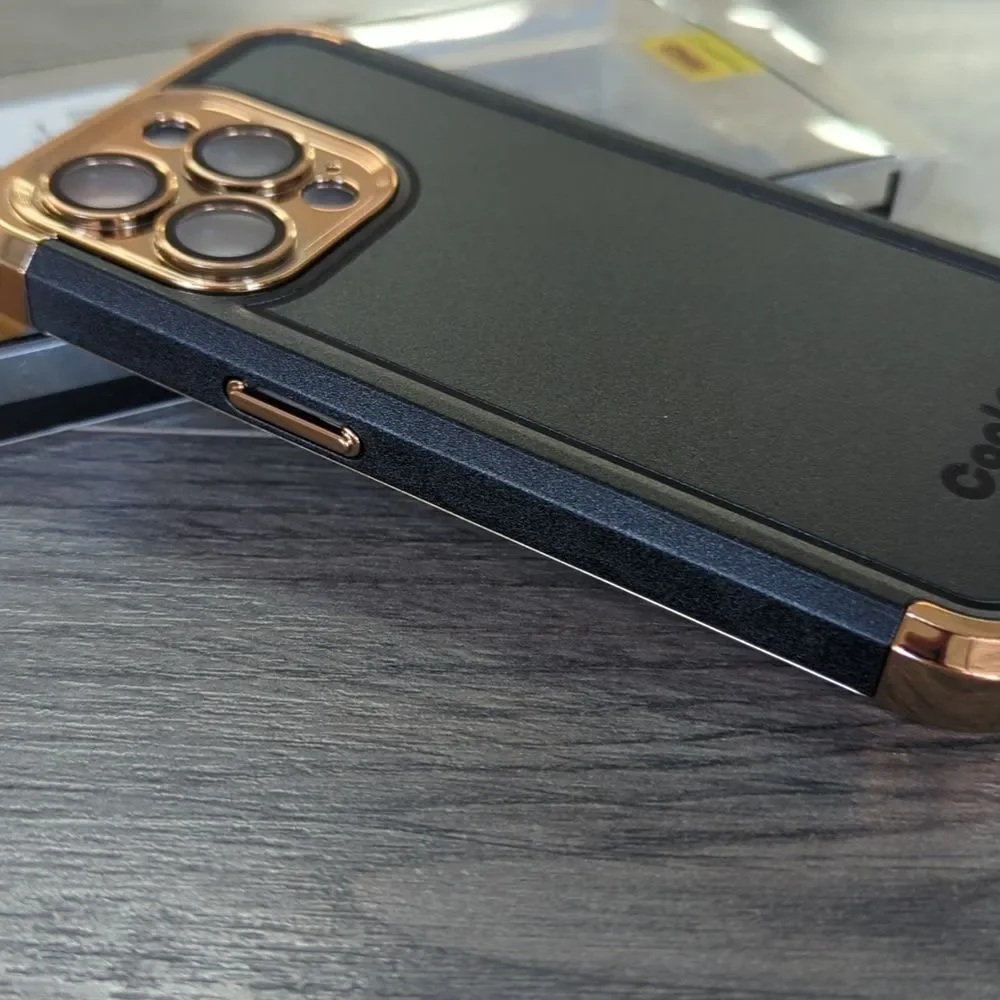Coolqe iPhone 15 Pro Phone Case Black & Gold